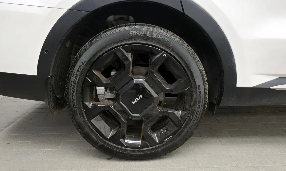 Kia Sorento — фото 7