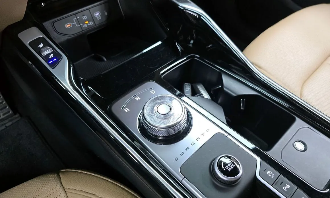 Kia Sorento — фото 6