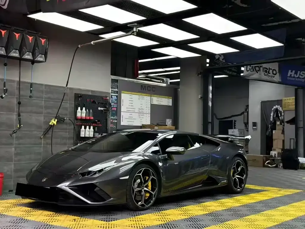 Lamborghini Huracan — фото 1