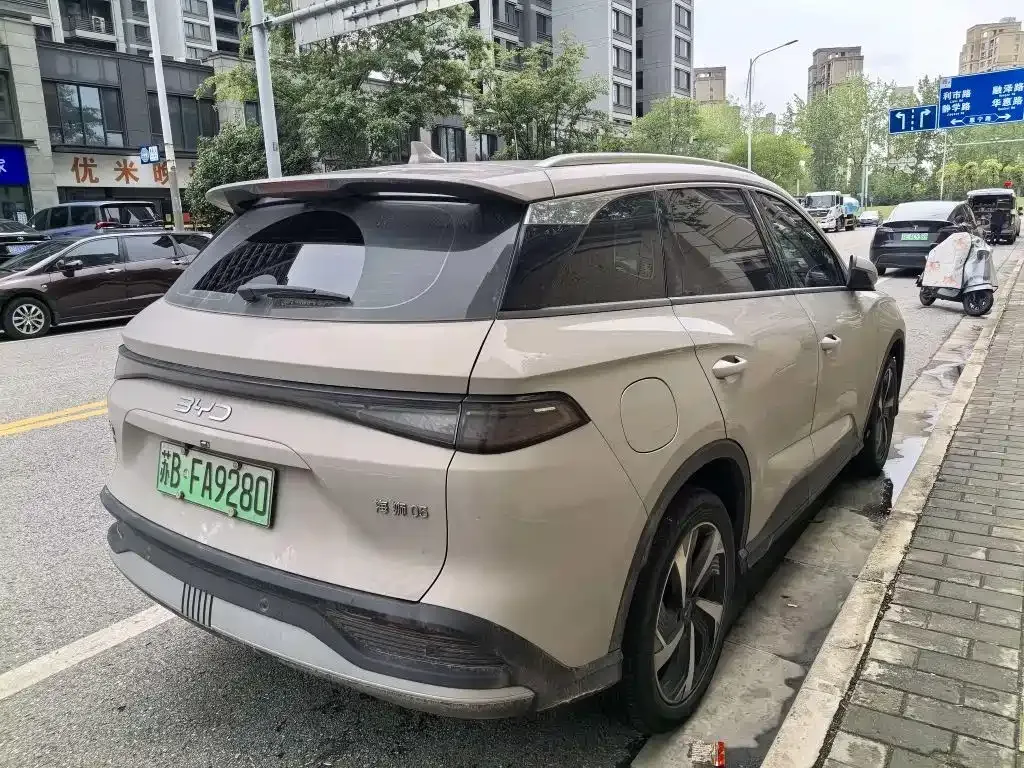 BYD Seal 05 DM-i — фото 8