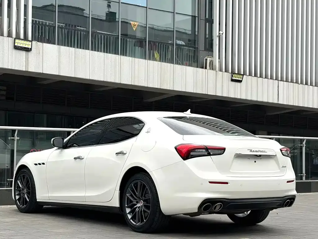 Maserati Ghibli — фото 9