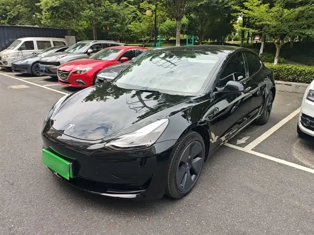 Tesla Model 3 — фото 10