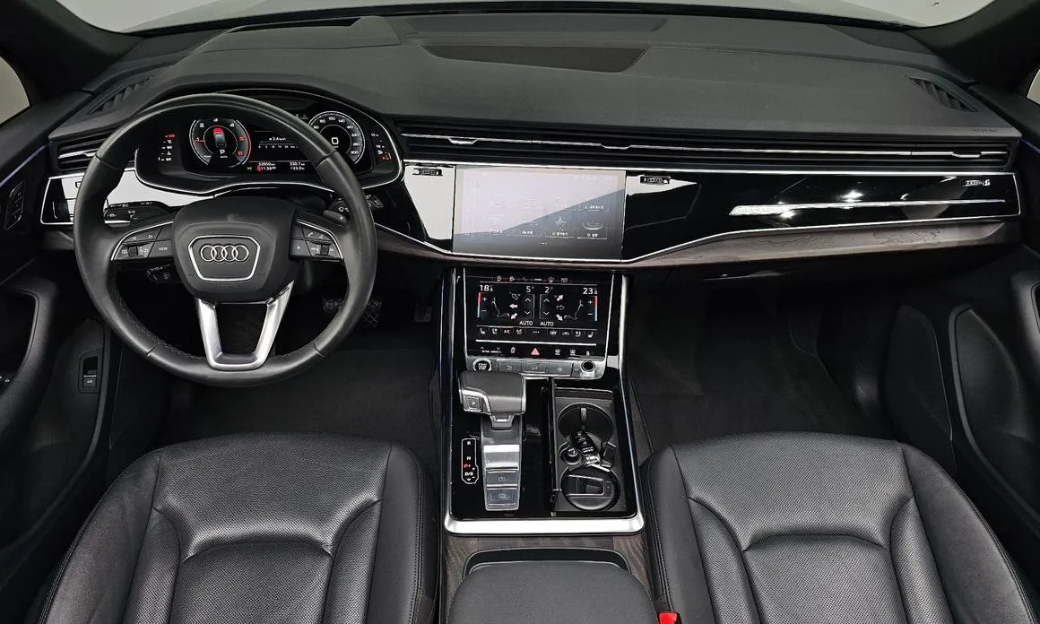 Audi Q7 — фото 9