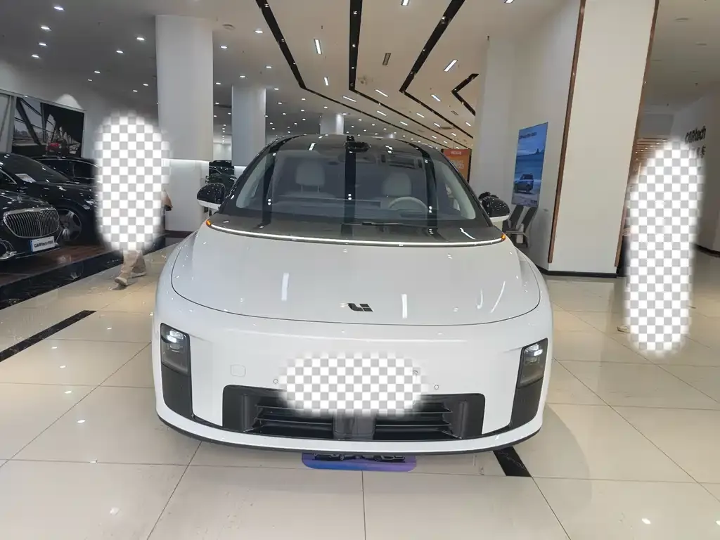 Li Auto i8 — фото 5