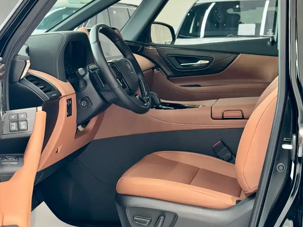Toyota Vellfire — фото 2