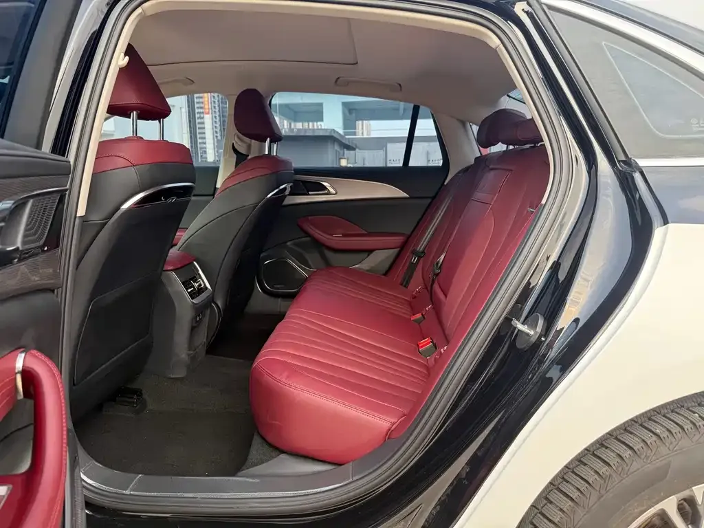 Hongqi H5 — фото 2