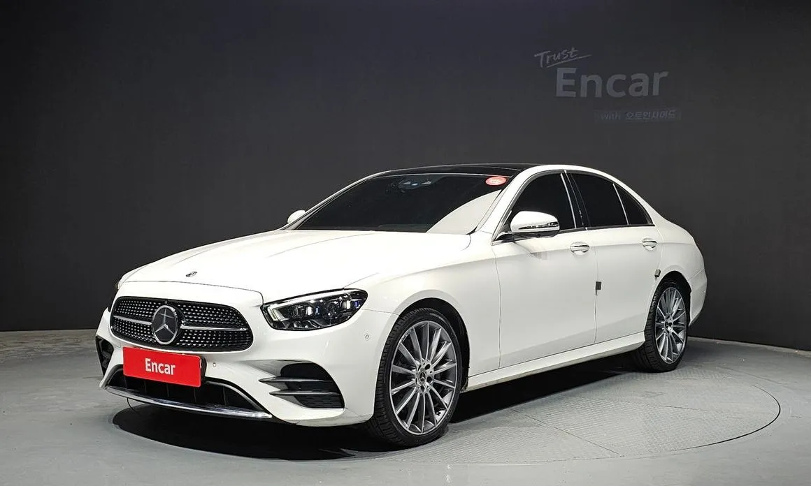 Mercedes-Benz E-Class — фото 1