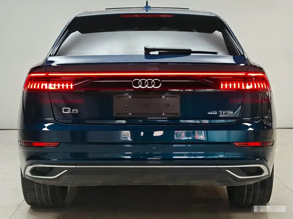 Audi Q8 — фото 5