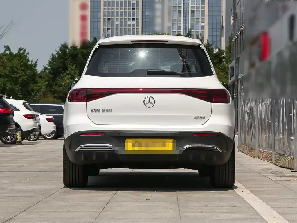 Mercedes-Benz EQB — фото 10