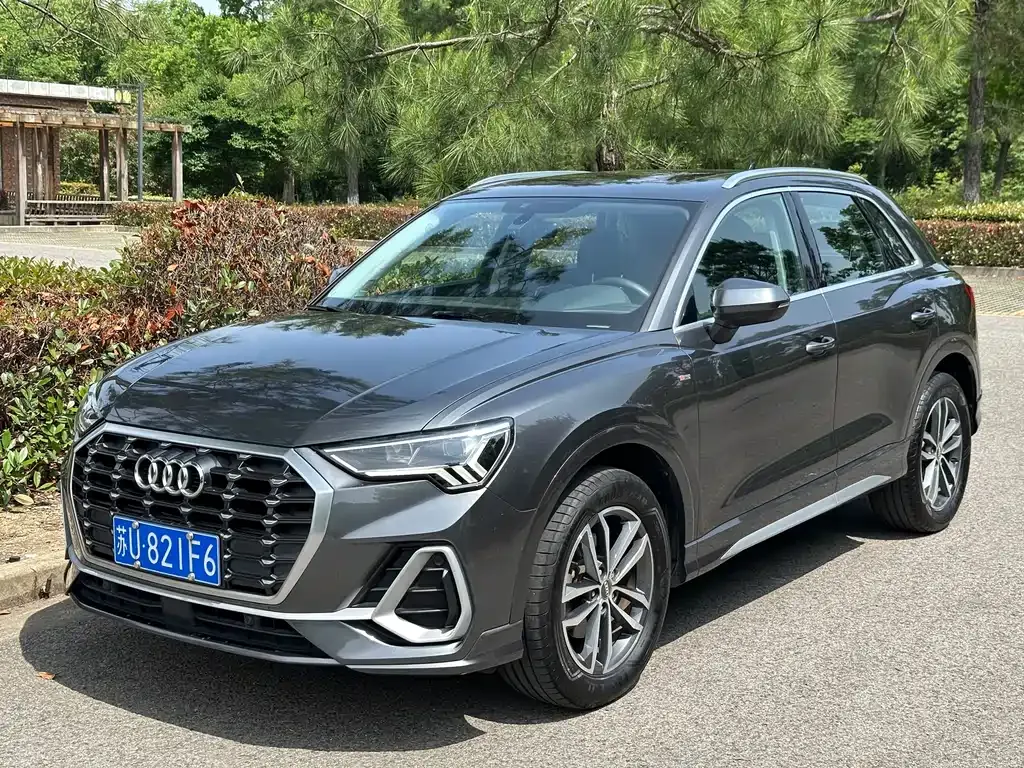 Audi Q3 — фото 1