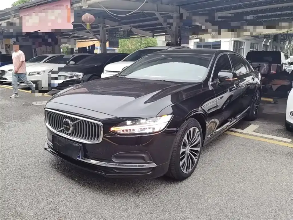 Volvo S90 — фото 1