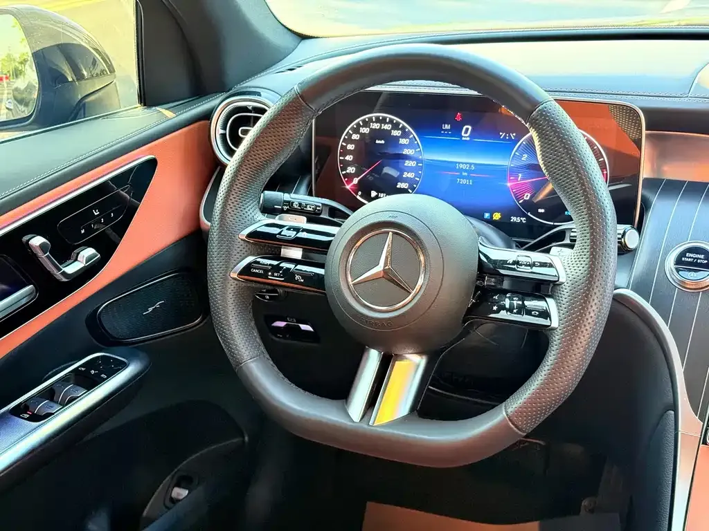Mercedes-Benz GLC — фото 5