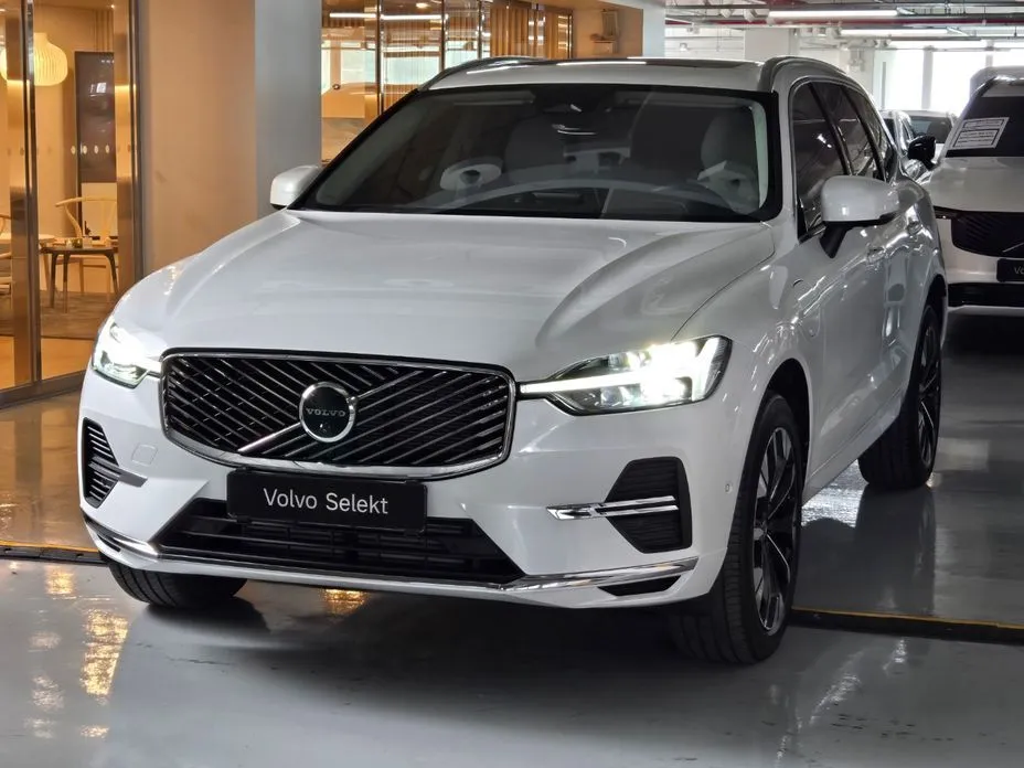 Volvo XC60 — фото 1