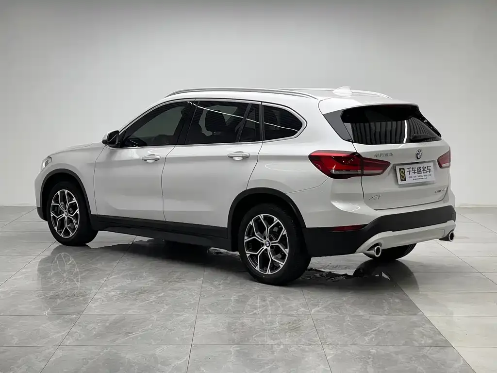 BMW X1 — фото 8