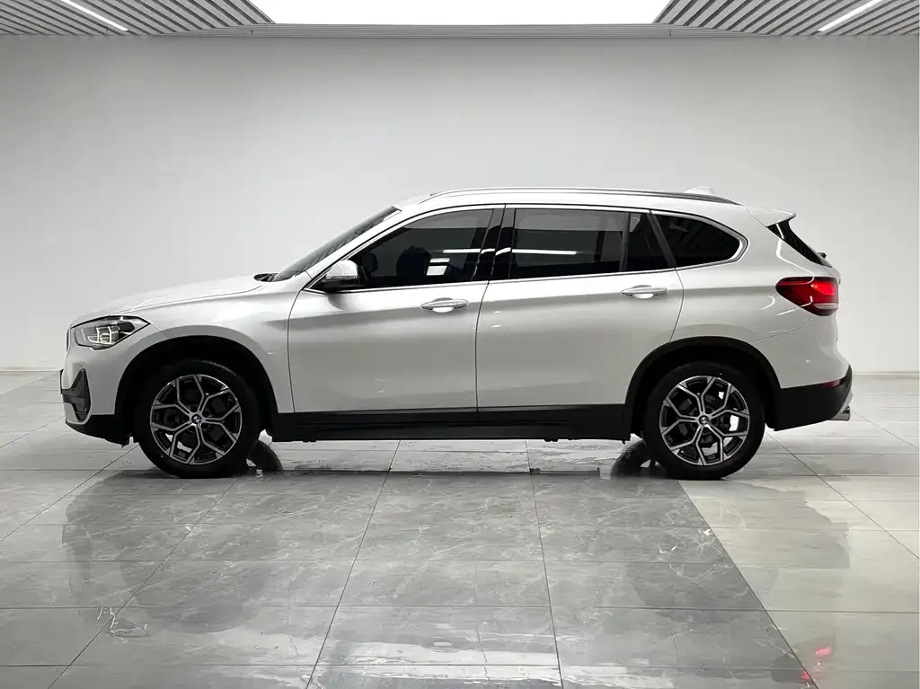 BMW X1 — фото 10