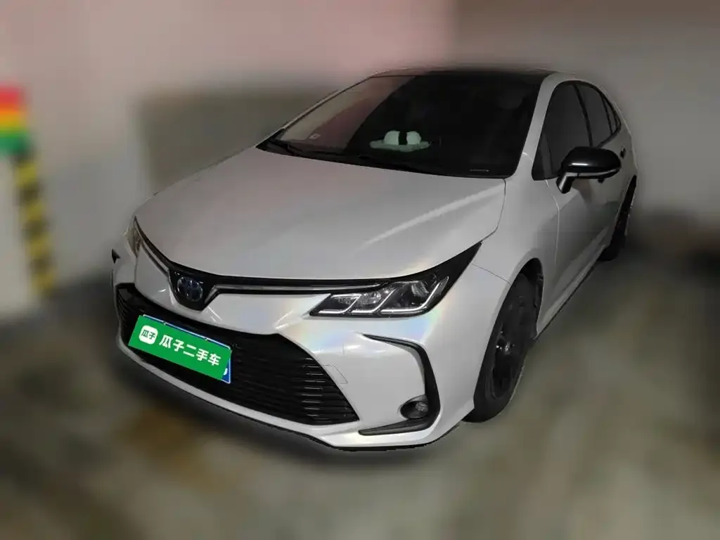 Toyota Corolla — фото 1