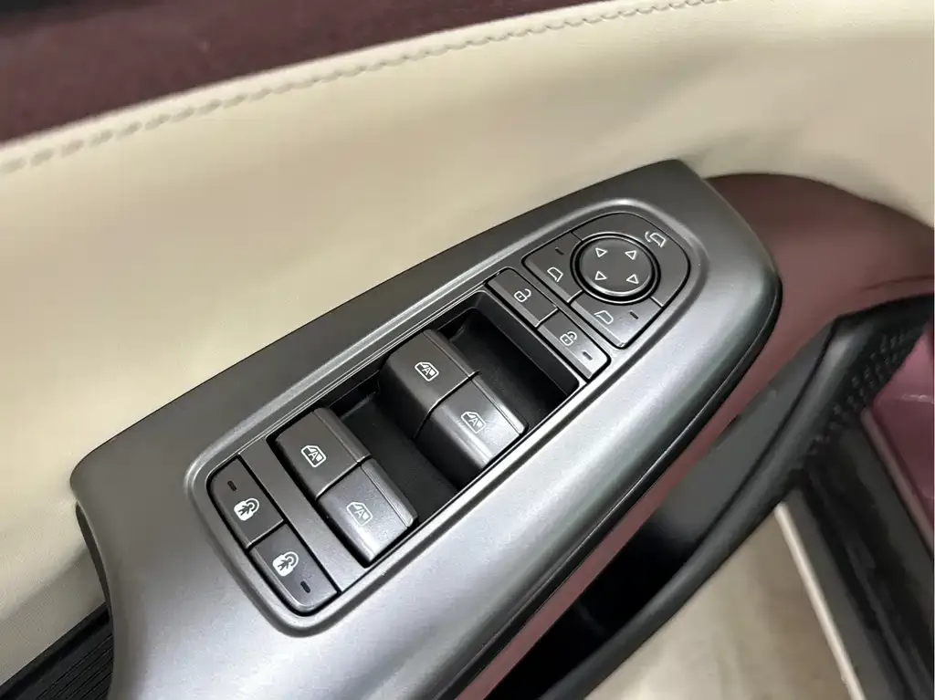 BYD Seal 07 DM-i — фото 8