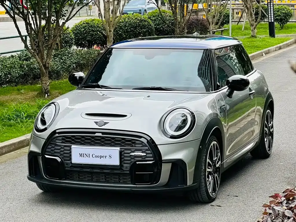 MINI Cooper (3-door) — фото 1