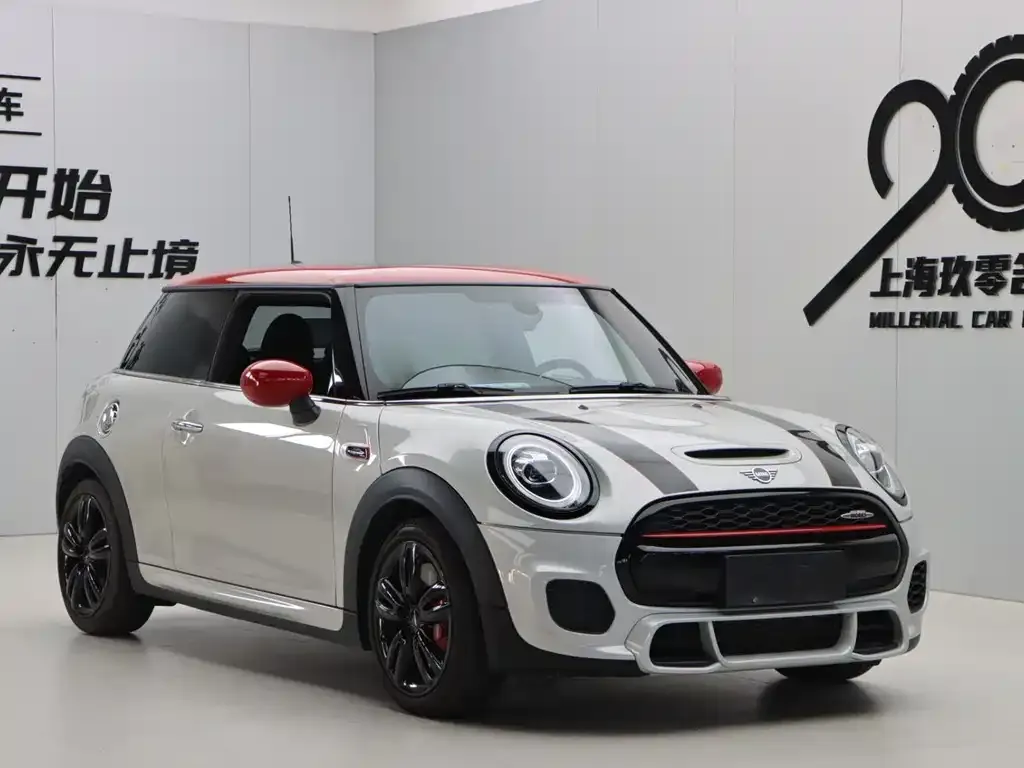 MINI JCW (John Cooper Works) — фото 1
