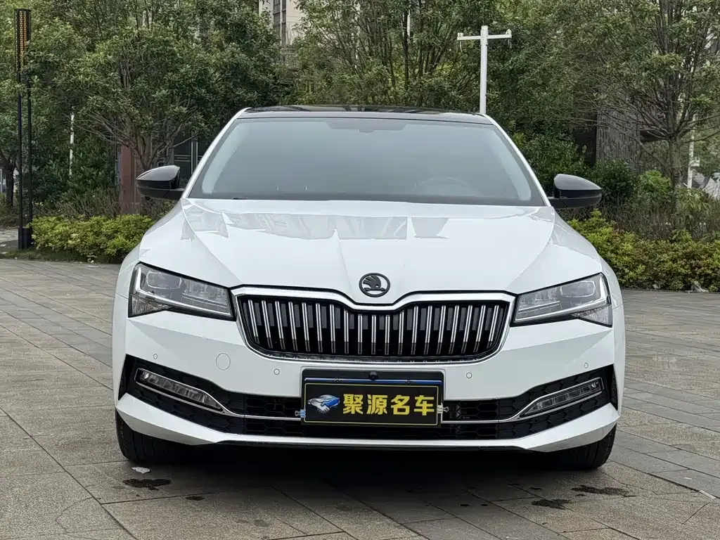 Skoda Superb — фото 3