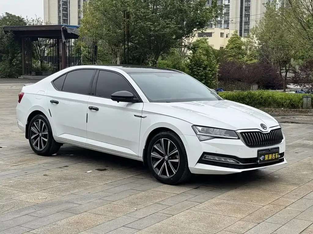 Skoda Superb — фото 6