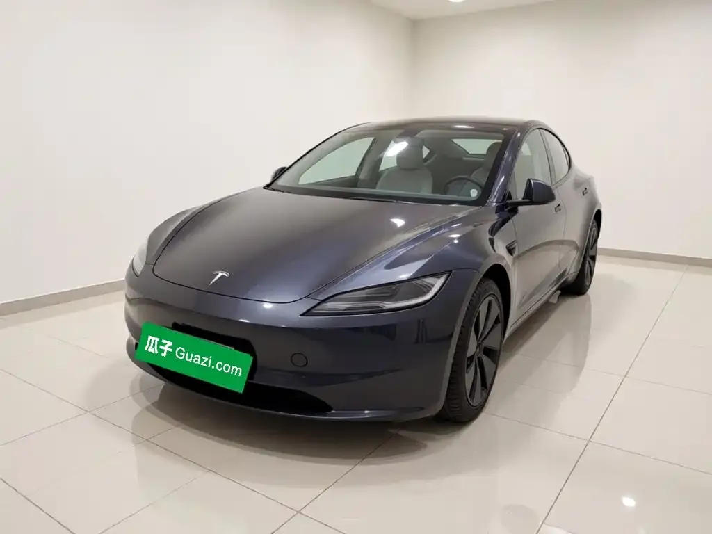 Tesla Model 3 — фото 1