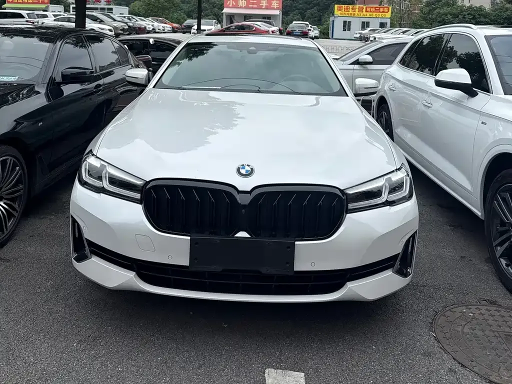 BMW 5 Series — фото 1