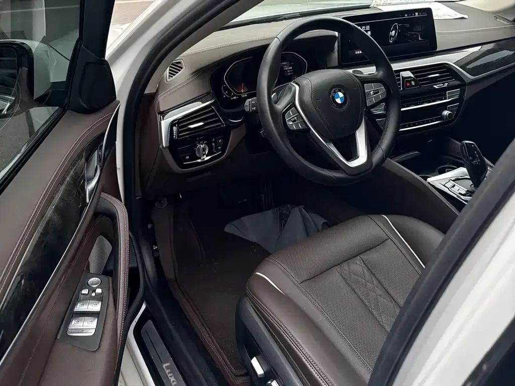 BMW 5 Series — фото 2