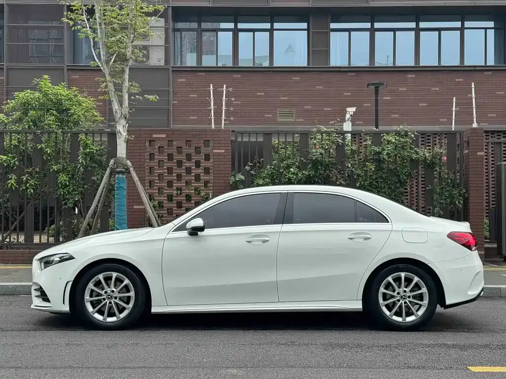 Mercedes-Benz A-Class — фото 10