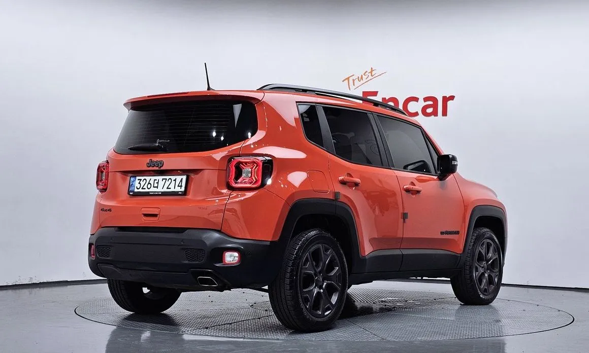 Jeep Renegade — фото 4
