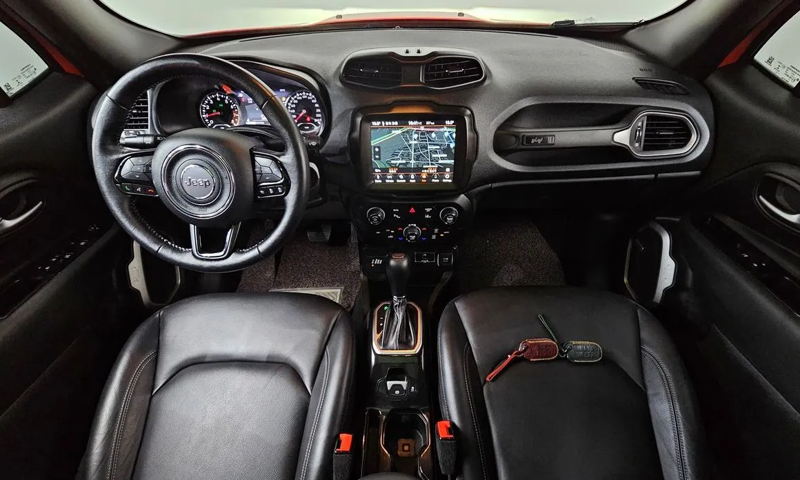 Jeep Renegade — фото 9