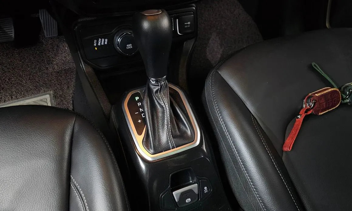 Jeep Renegade — фото 10
