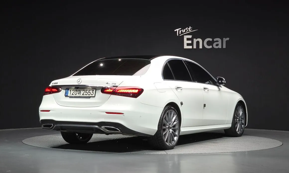 Mercedes-Benz E-Class — фото 3