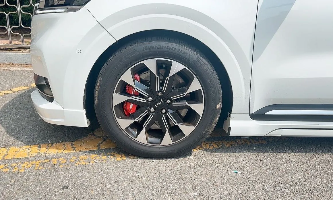 Kia Carnival — фото 10