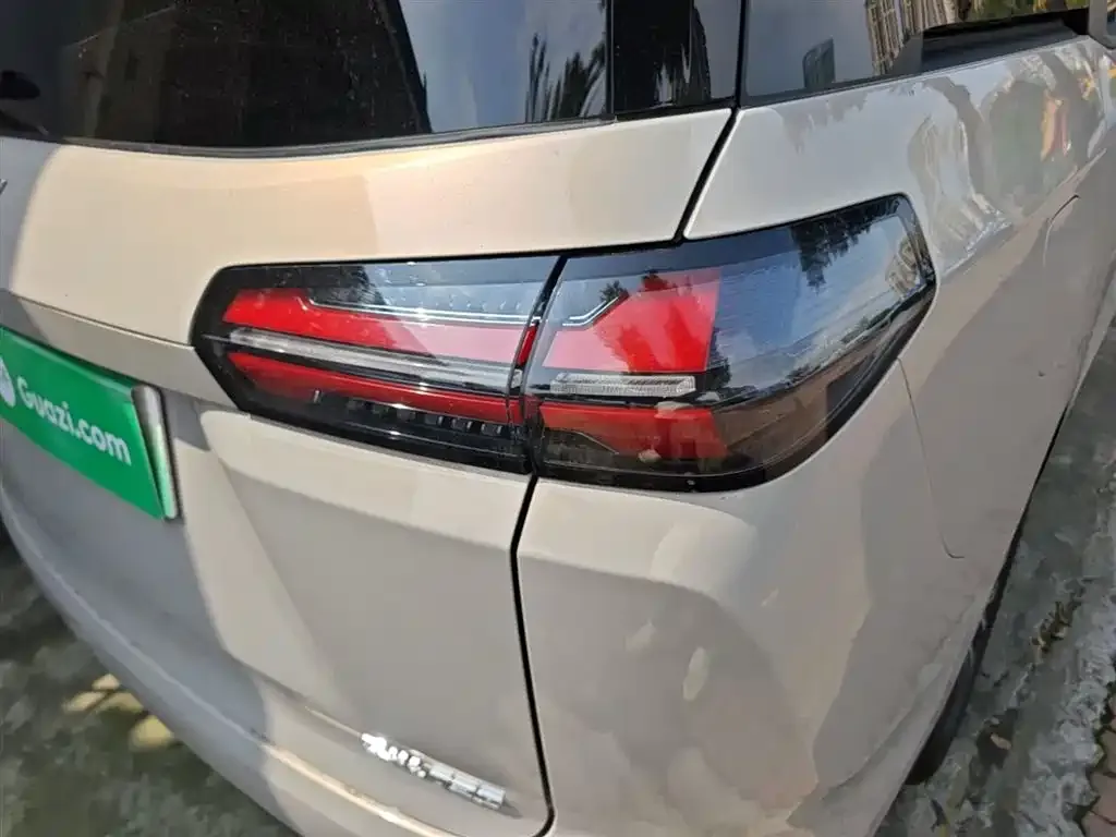 Wuling Starlight 730 New Energy — фото 5
