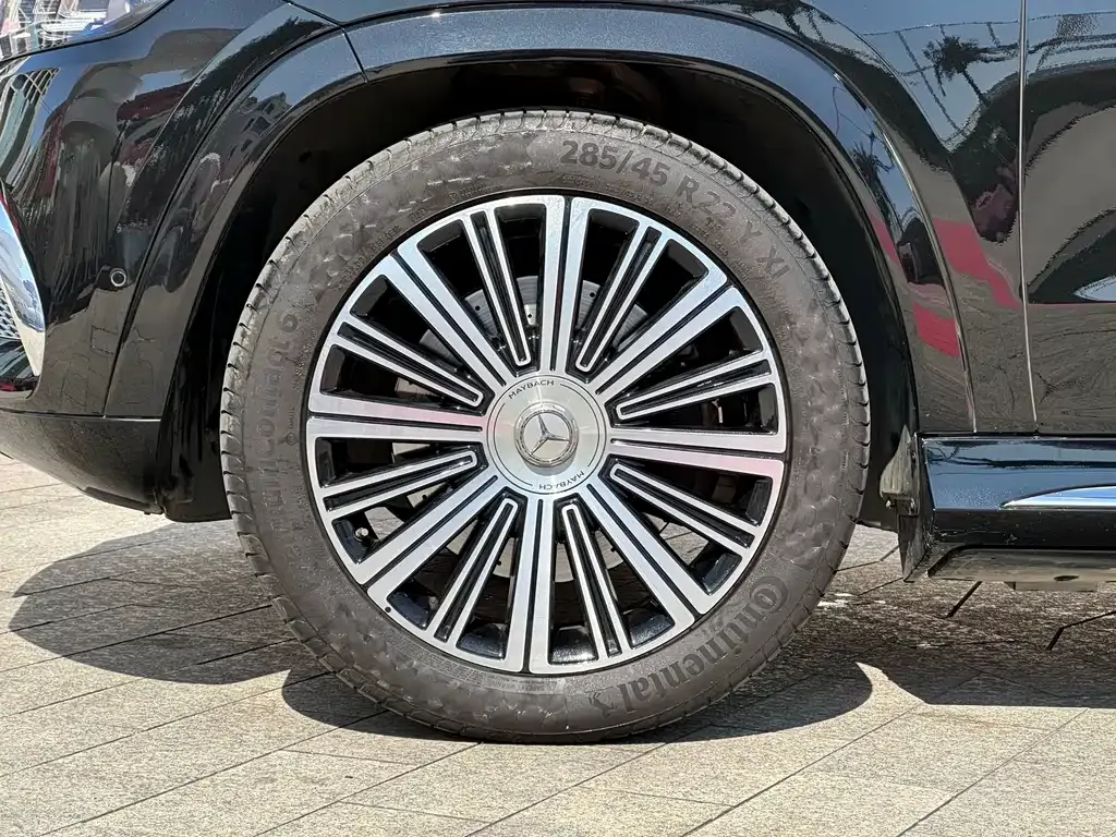 Mercedes-Benz GLS — фото 9