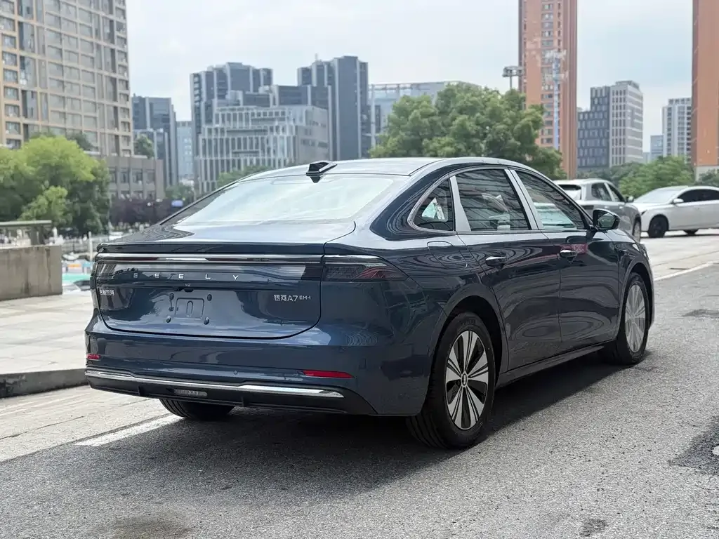Geely 银河A7 EM — фото 9