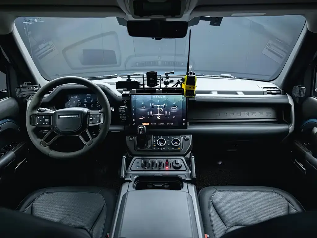Land Rover Defender — фото 6
