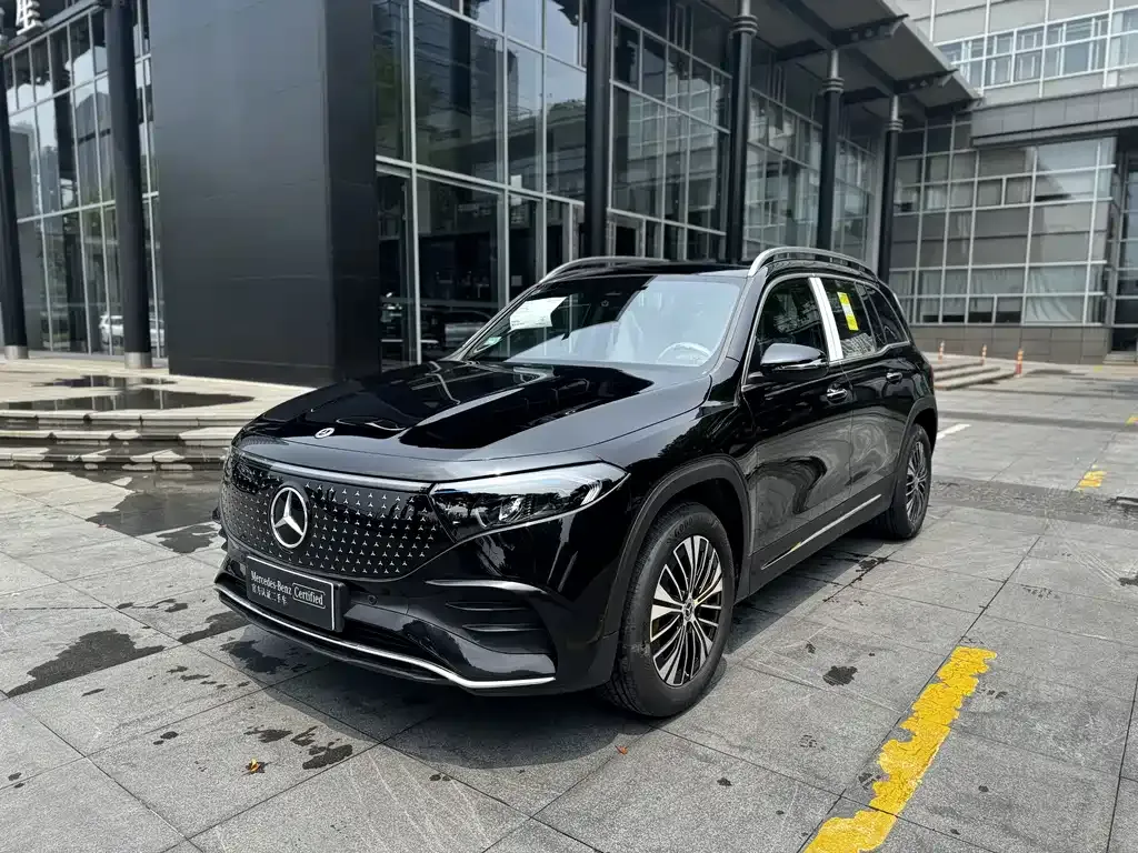 Mercedes-Benz EQB — фото 1