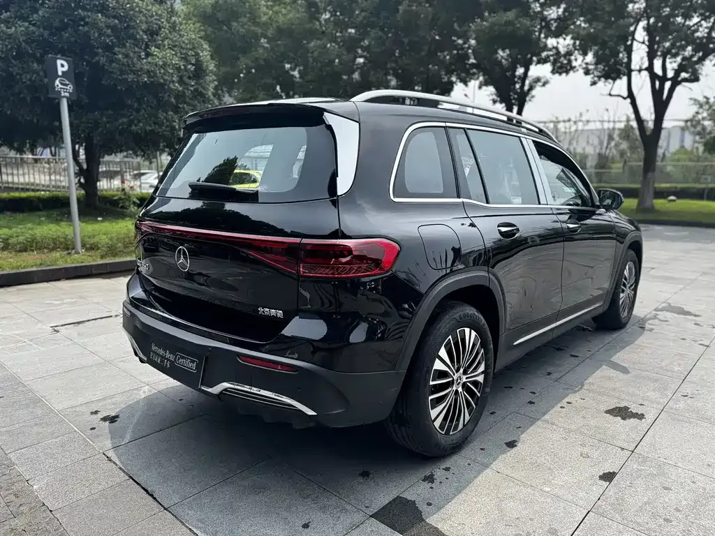 Mercedes-Benz EQB — фото 10