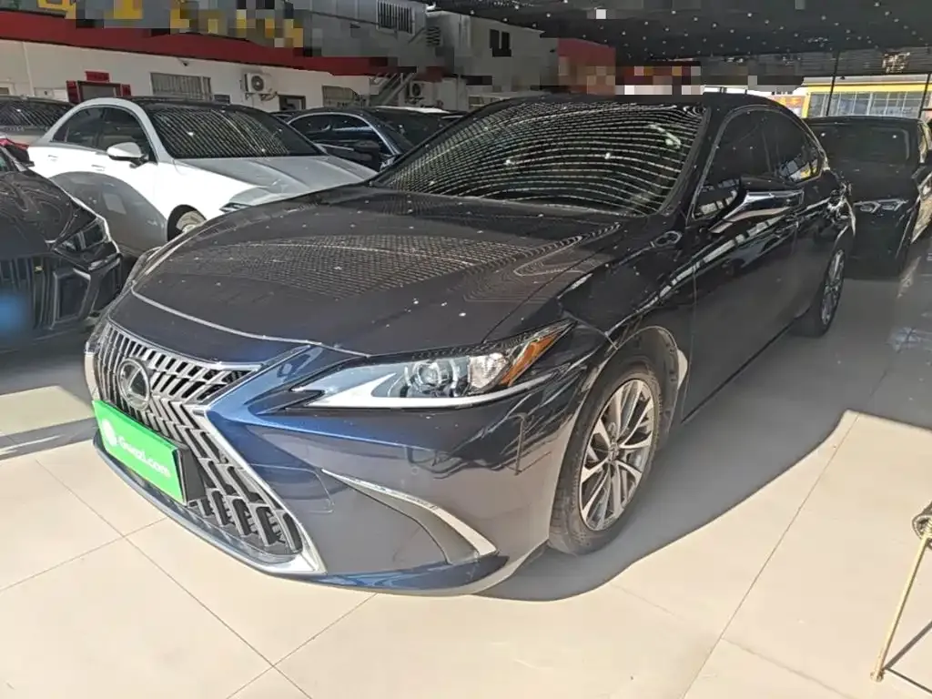 Lexus ES — фото 1