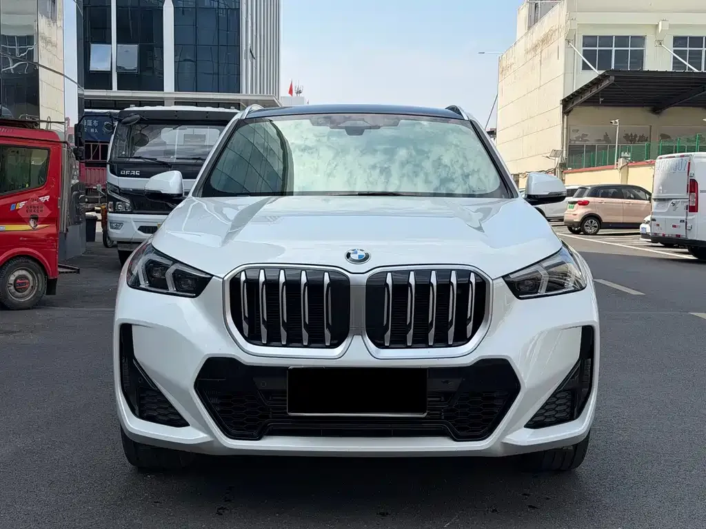 BMW X1 — фото 1