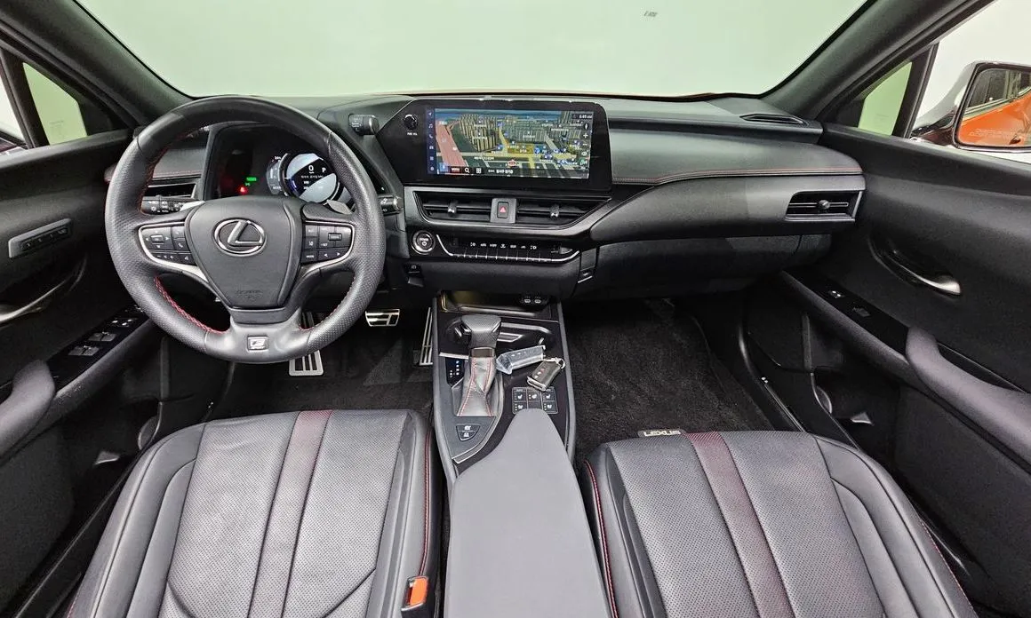Lexus UX — фото 6