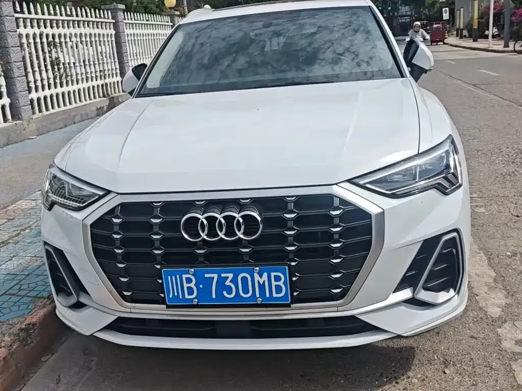 Audi Q3 — фото 7
