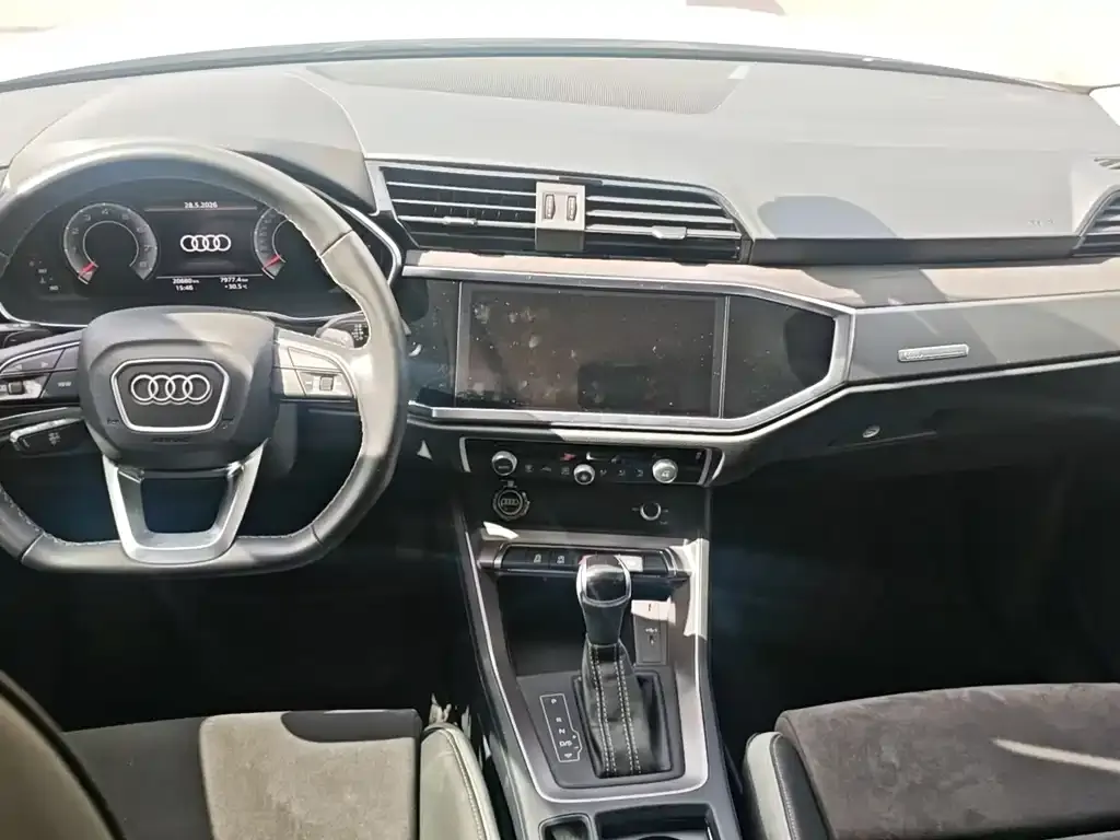 Audi Q3 — фото 3