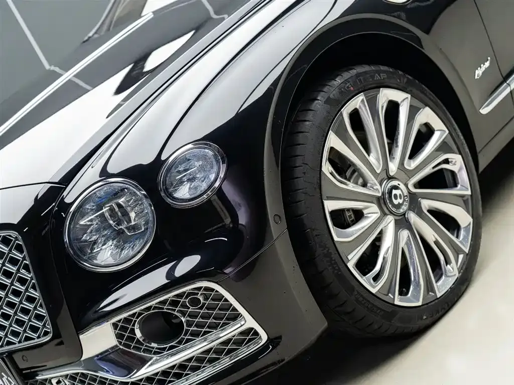 Bentley Flying Spur PHEV — фото 4
