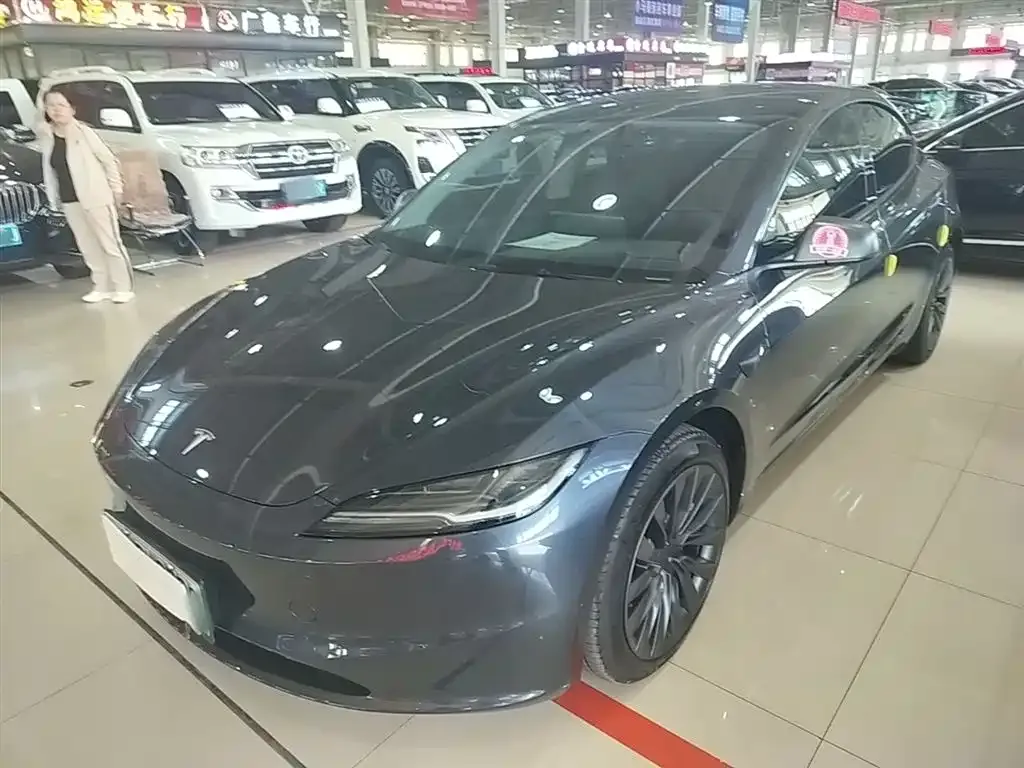 Tesla Model 3 — фото 3