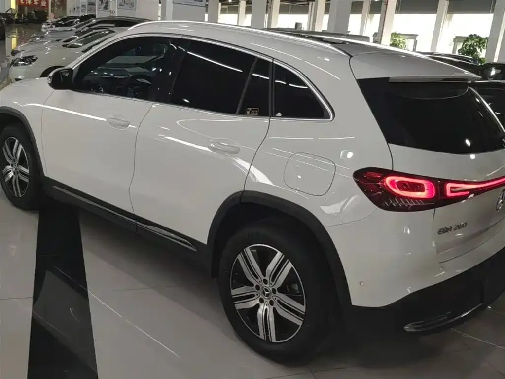 Mercedes-Benz EQA — фото 5