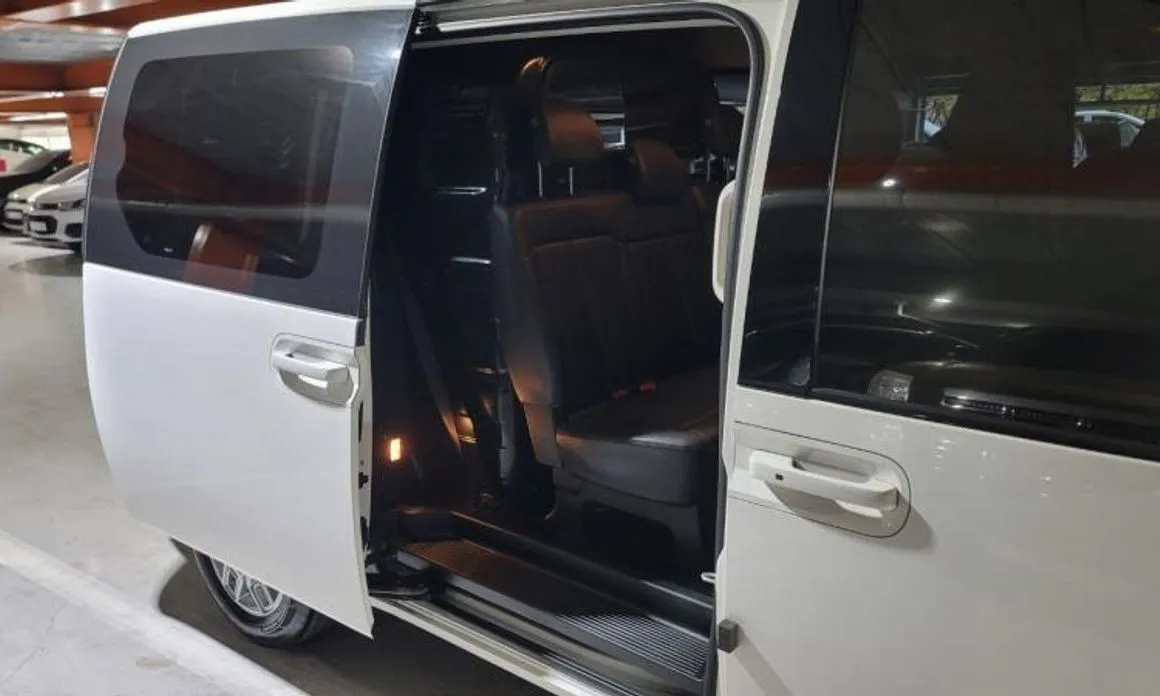 Hyundai Staria — фото 2