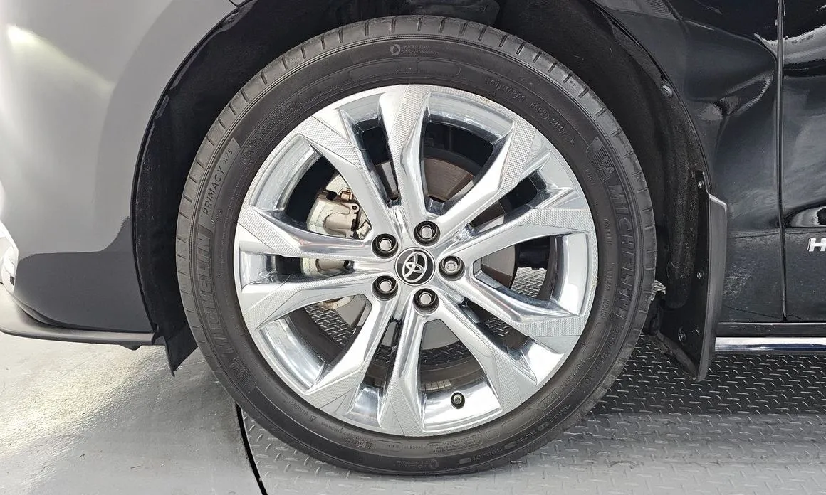Toyota Sienna — фото 10